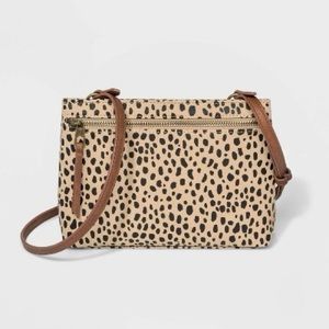 Universal thread leopard crossbody bag